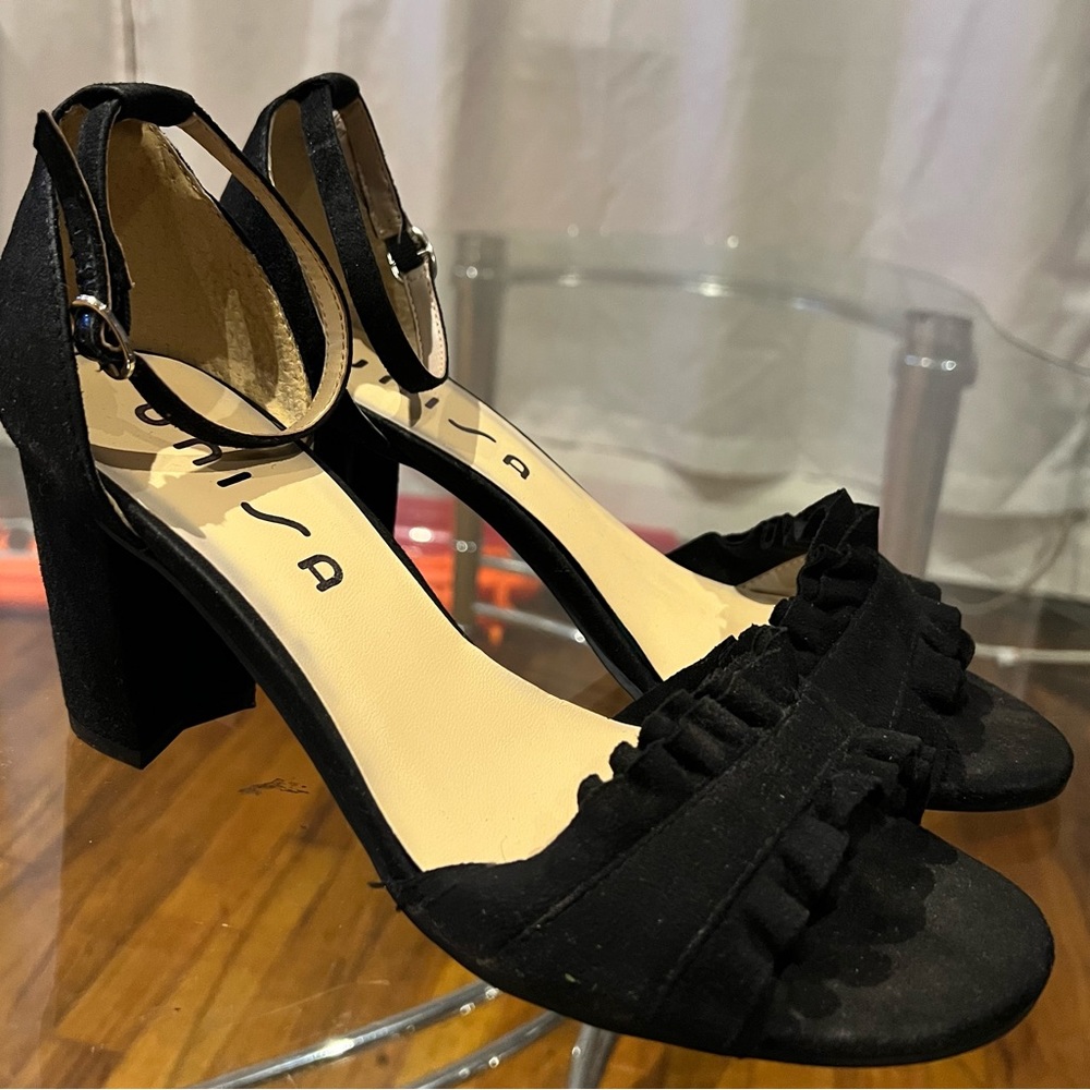 Unisa woman’s shoes size 9